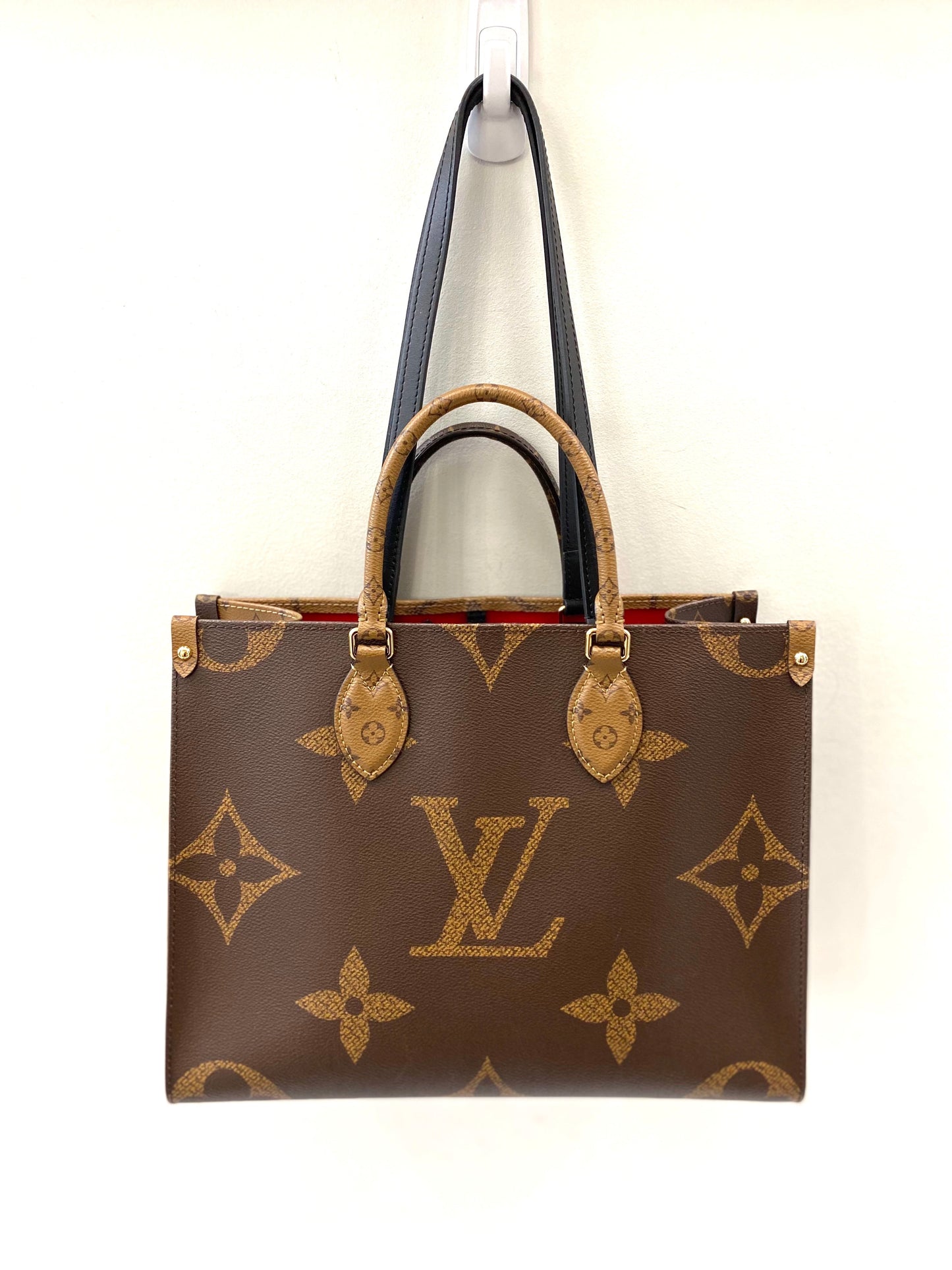 LOUIS VUITTON REVERSE MONOGRAM GIANT ON THE GO TOTE