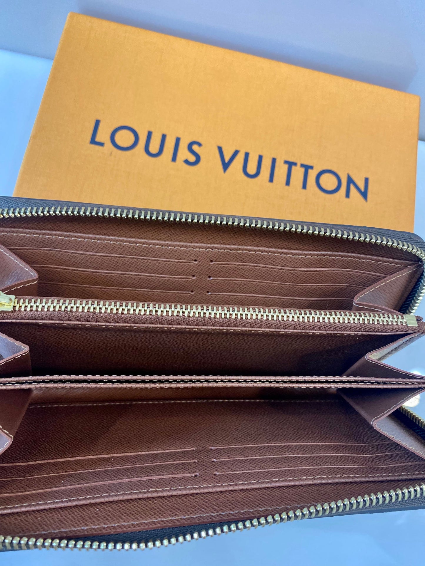 LOUIS VUITTON MONOGRAM ZIPPY WALLET