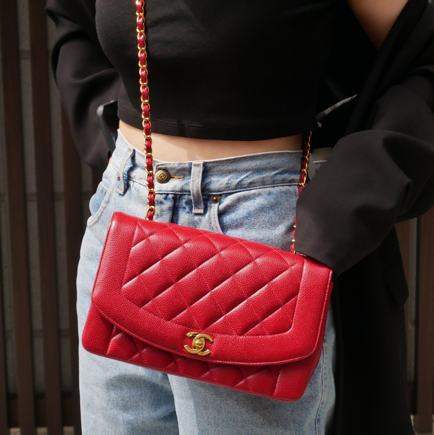 CHANEL★ 1994-1996 Red Caviar Diana Flap Medium 13209