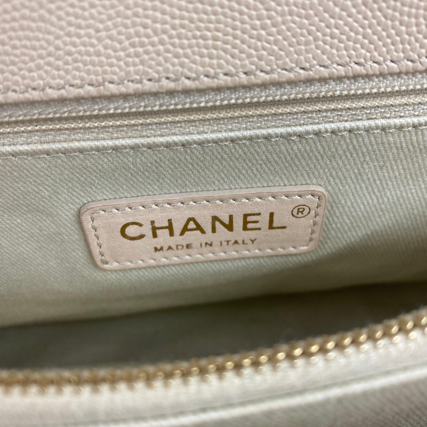 CHANEL Medium Chevron Coco Handle Bag