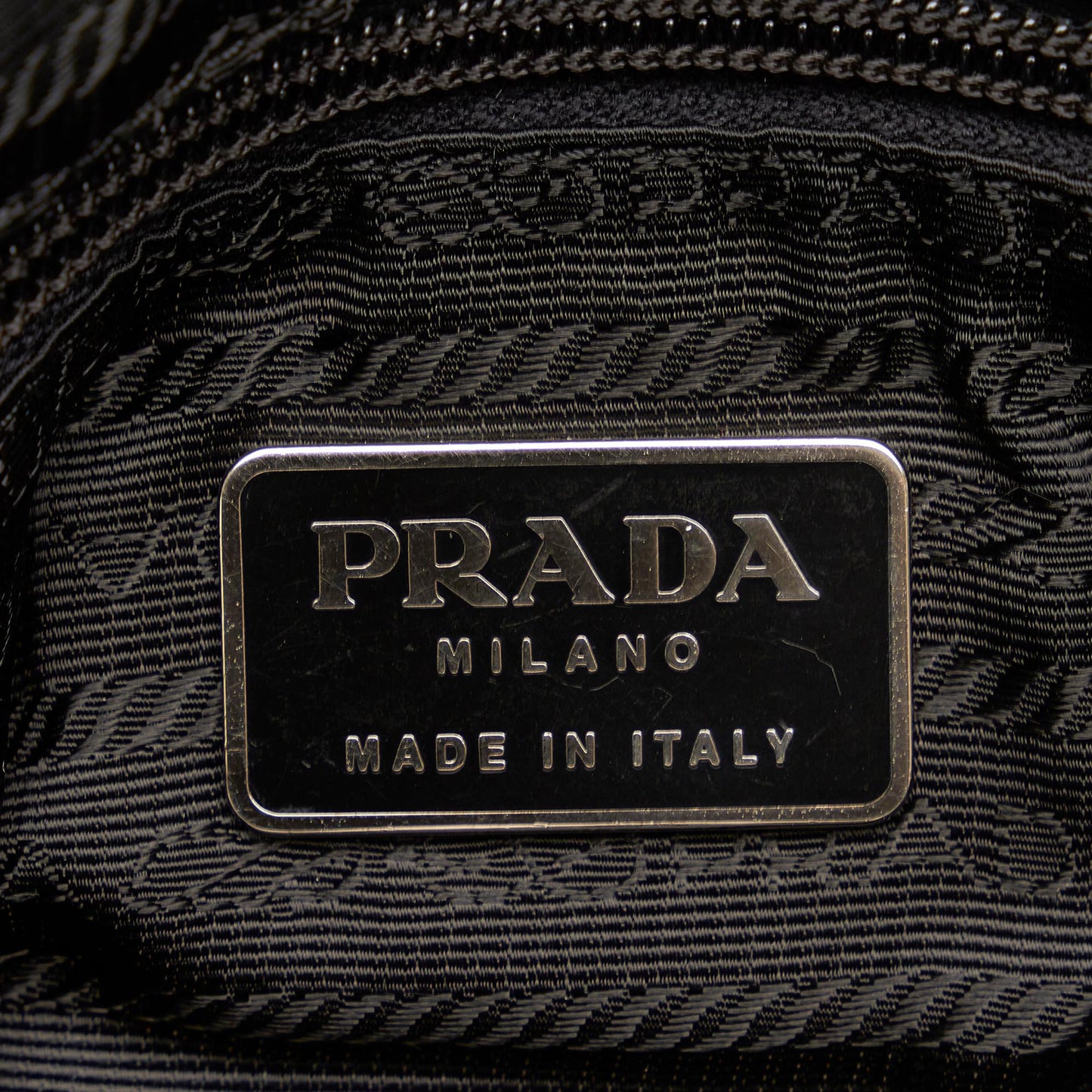 Prada Tessuto Tote (SHG-1i9Kys)