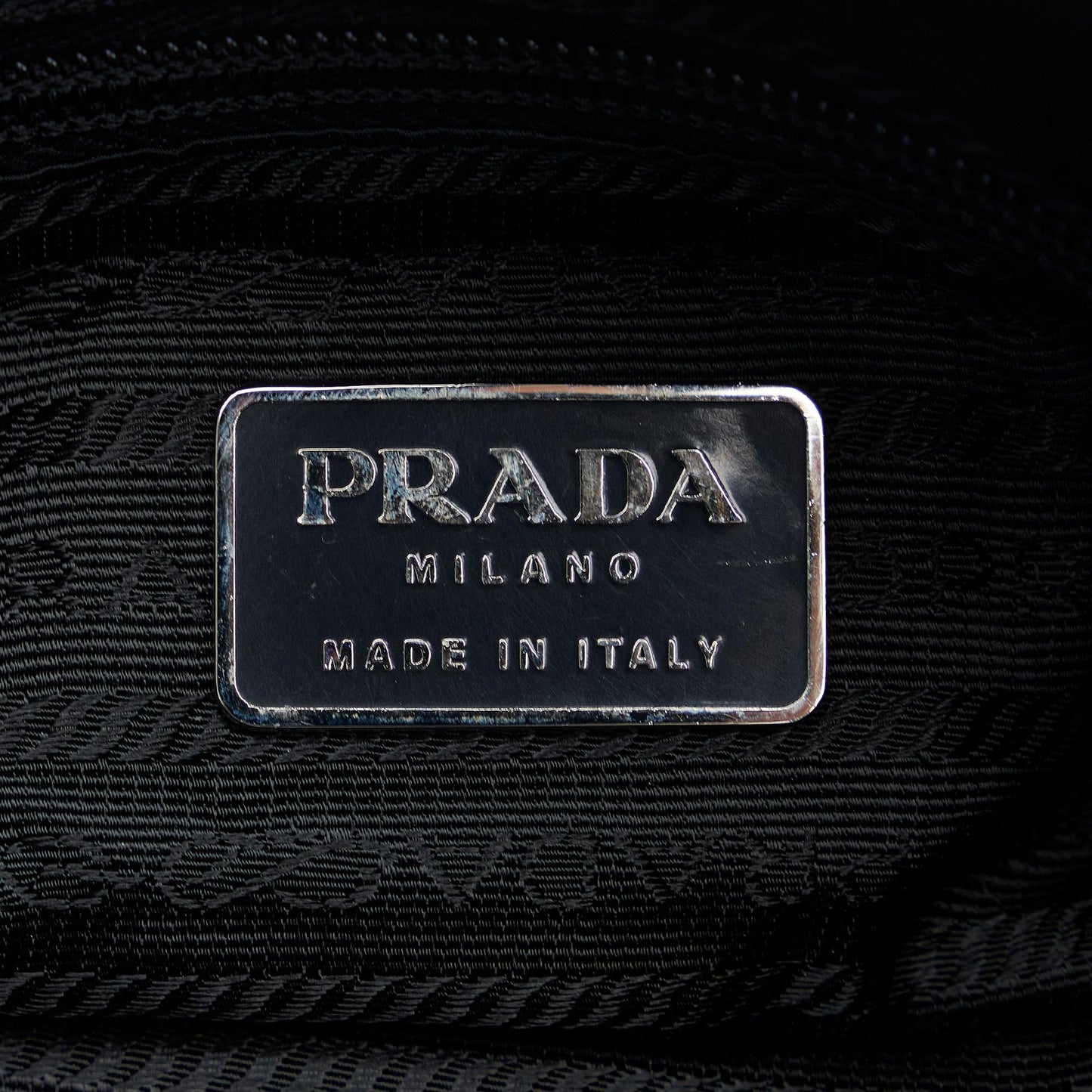 Prada Tessuto Tote (SHG-s6KlAJ)