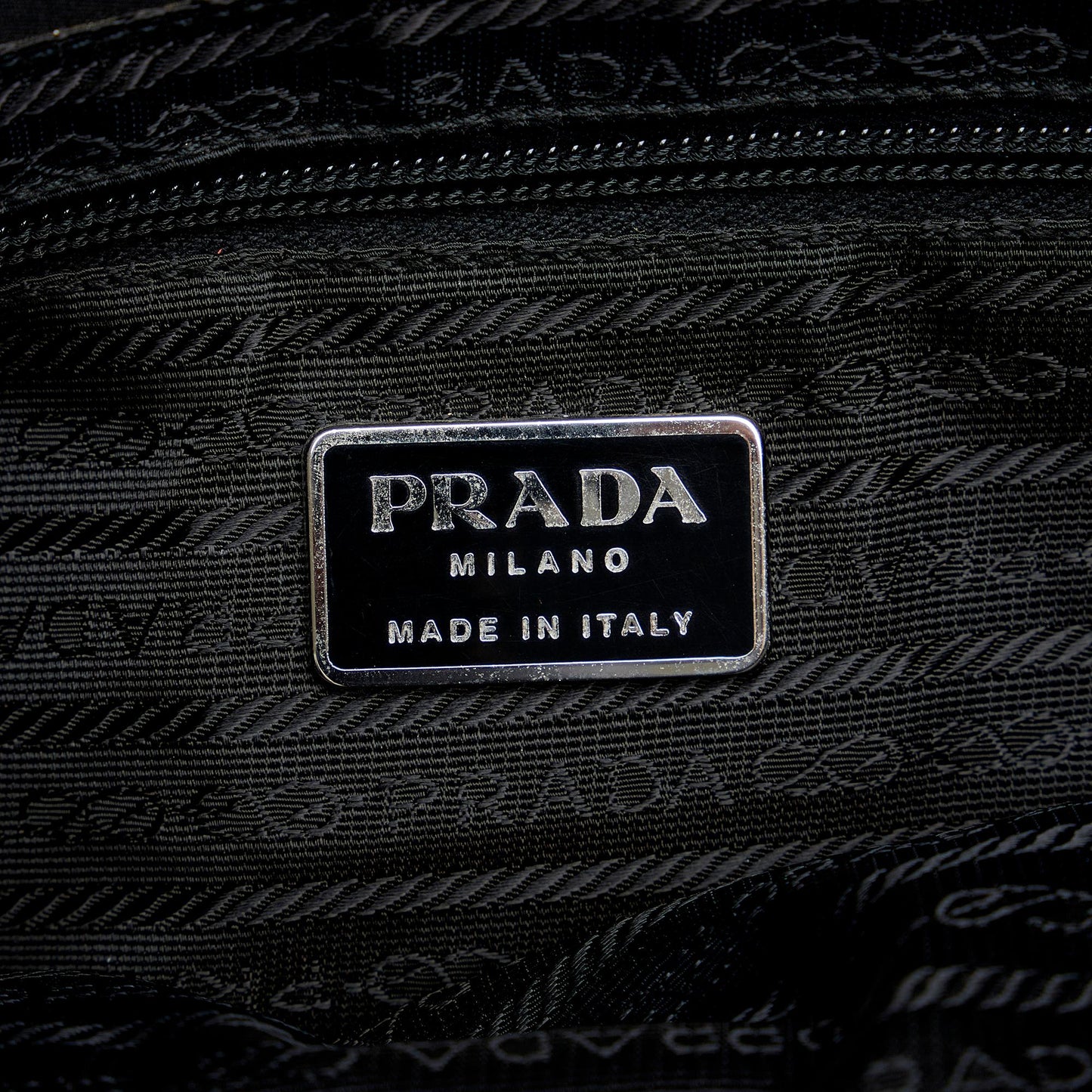 Prada Tessuto Tote (SHG-KLI9Hk)