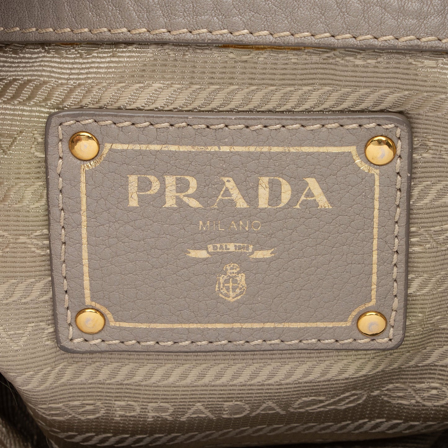 Prada Vitello Daino Convertible Large Tote (SHF-Zl7aLB)