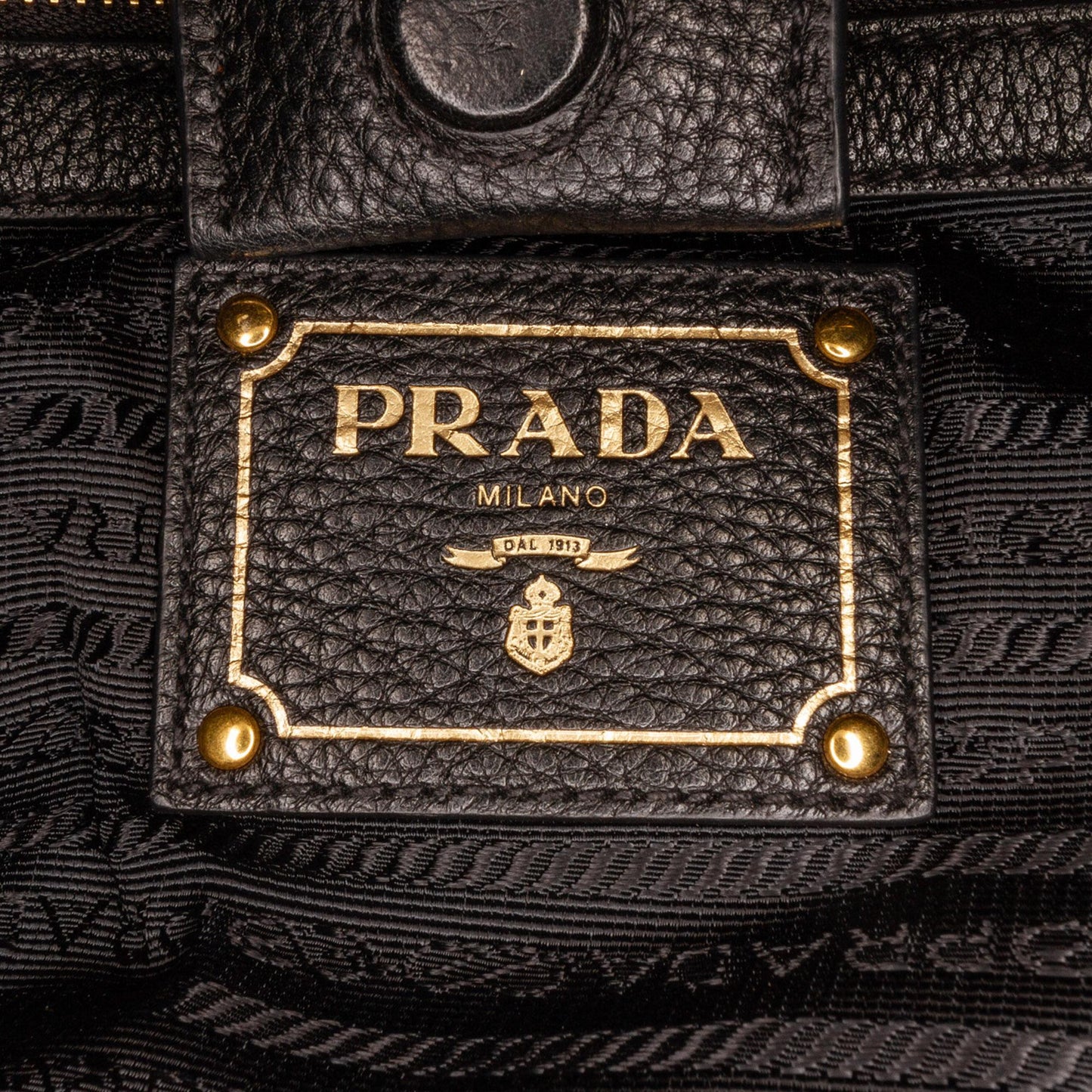 Prada Vitello Phenix Tote (SHG-v8mzRp)