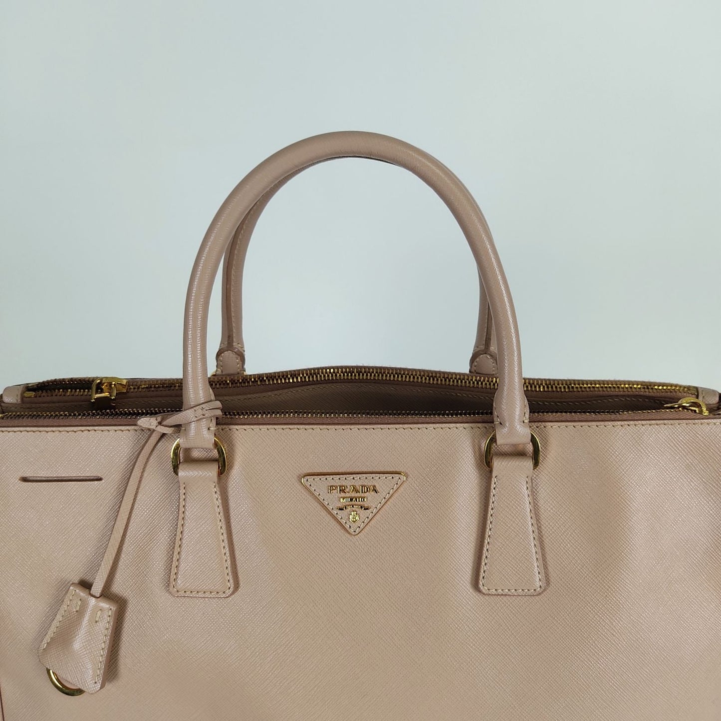 PRADA Galleria Extra Large handbag in pink Saffiano