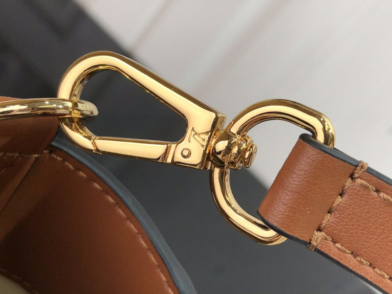 Bags Attire Louis Vuitton bags - 2451