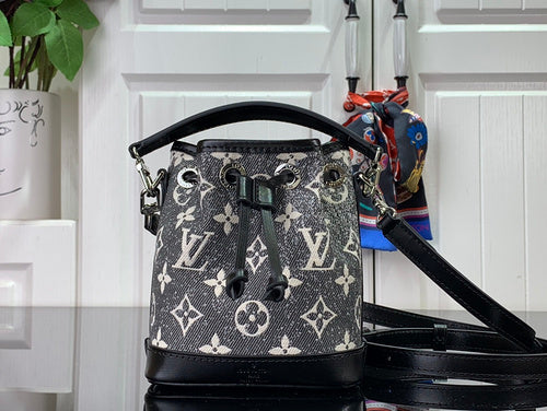 Bags Attire Louis Vuitton bags - 2492