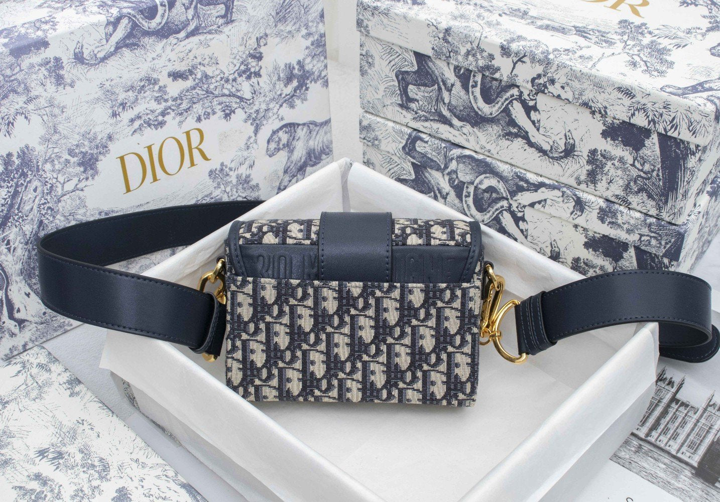 Luxury Handbags Christian Dior 242