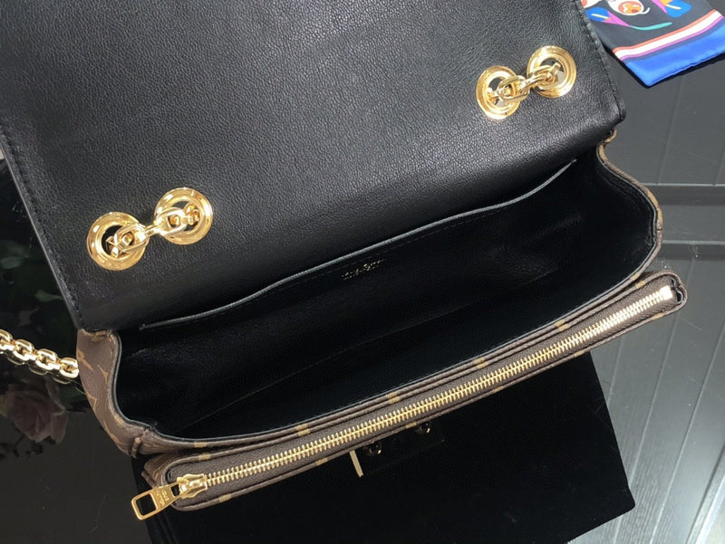 Bags Attire Louis Vuitton bags - 2456