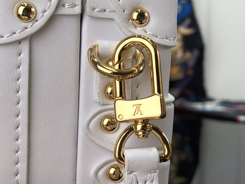 Bags Attire Louis Vuitton bags - 2472