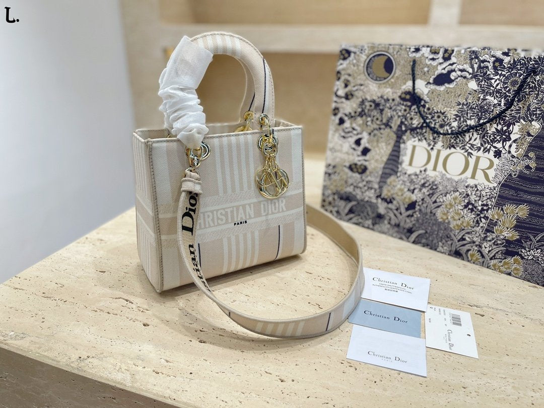 EN - New Arrival Bags Christian Dior 330