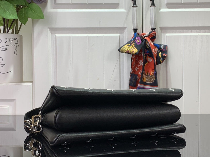 Bags Attire Louis Vuitton bags - 2505