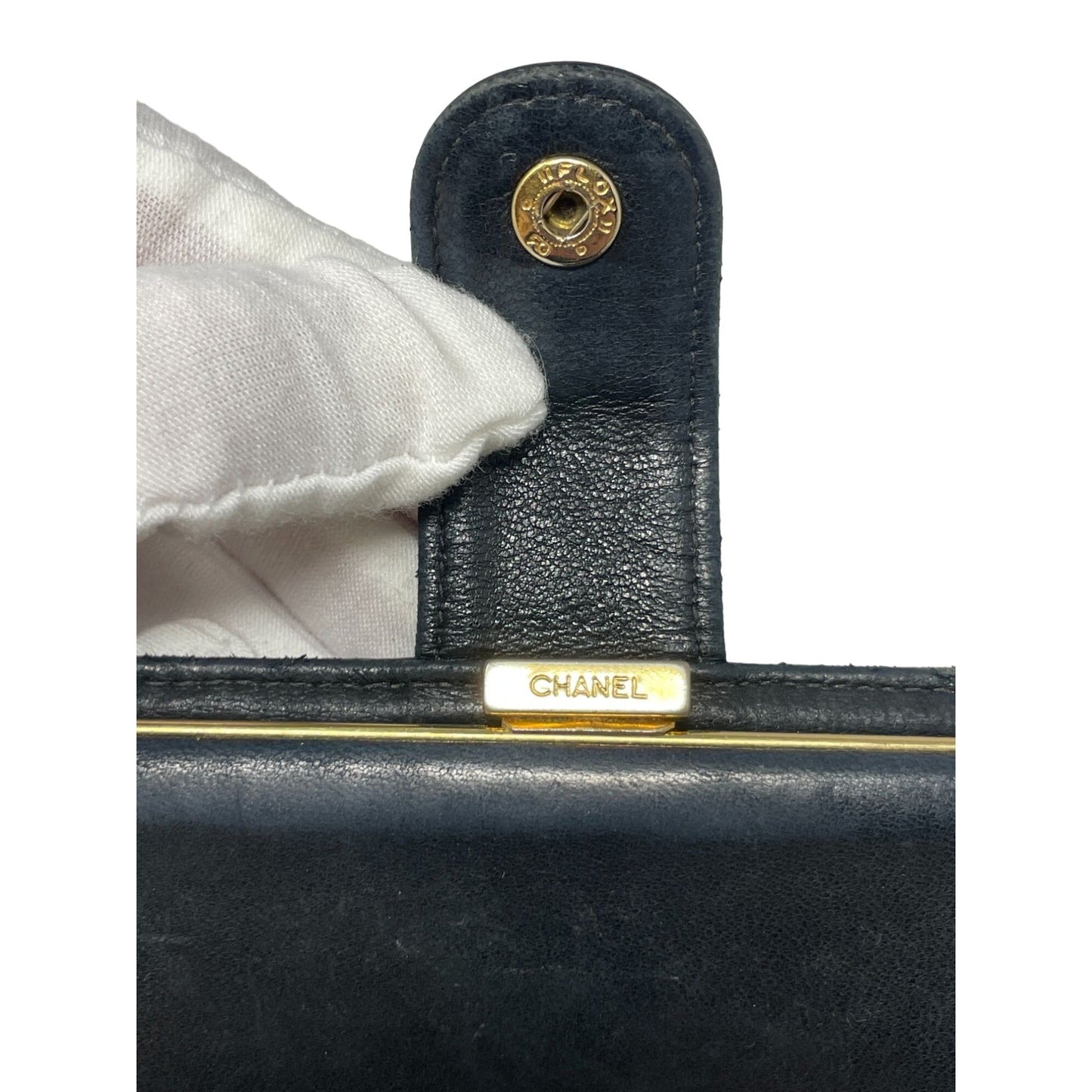 CHANEL Chanel Timeless Caviar Continental Wallet - Black