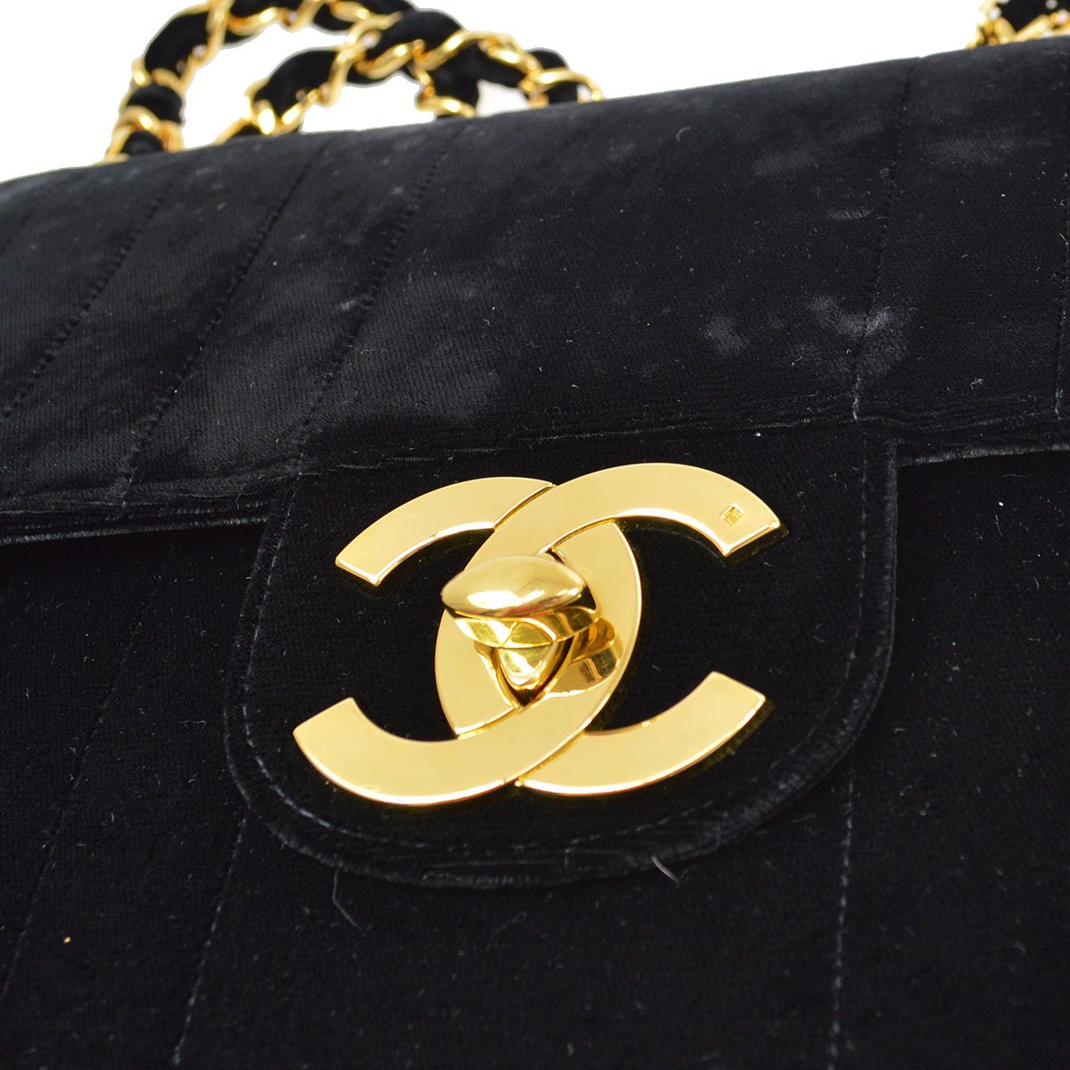 CHANEL★ 1994-1996 Black Velvet Vertical Classic Flap Jumbo ao28029