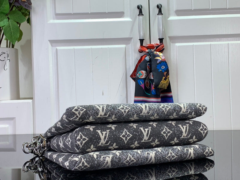 Bags Attire Louis Vuitton bags - 2487