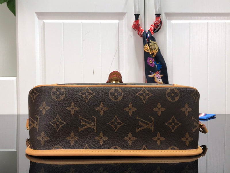 Bags Attire Louis Vuitton bags - 2465