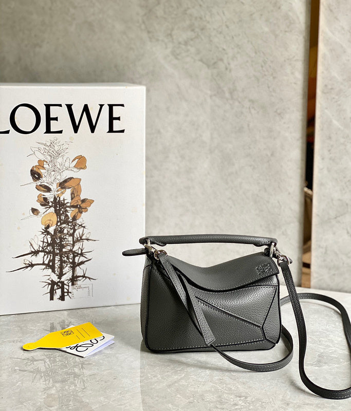 Bags Attire - Loewe Bags - 989