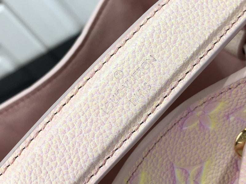 Bags Attire Louis Vuitton bags - 2457