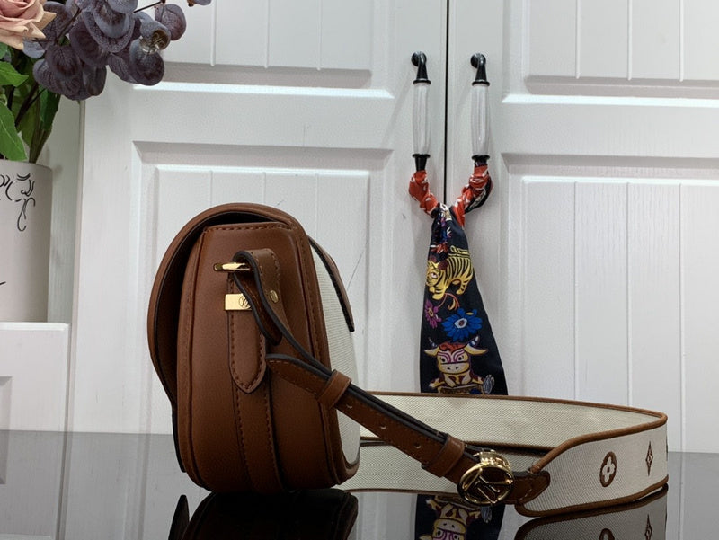 Bags Attire Louis Vuitton bags - 2473