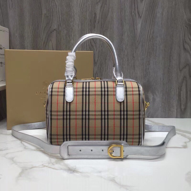 Burberry Bags - Bagsattire   684