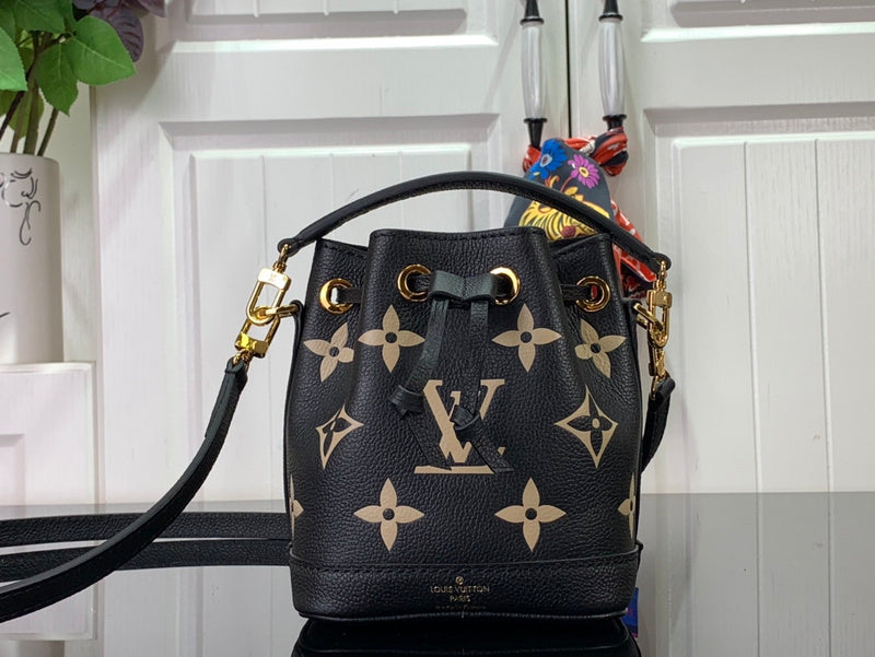 Bags Attire Louis Vuitton bags - 2476