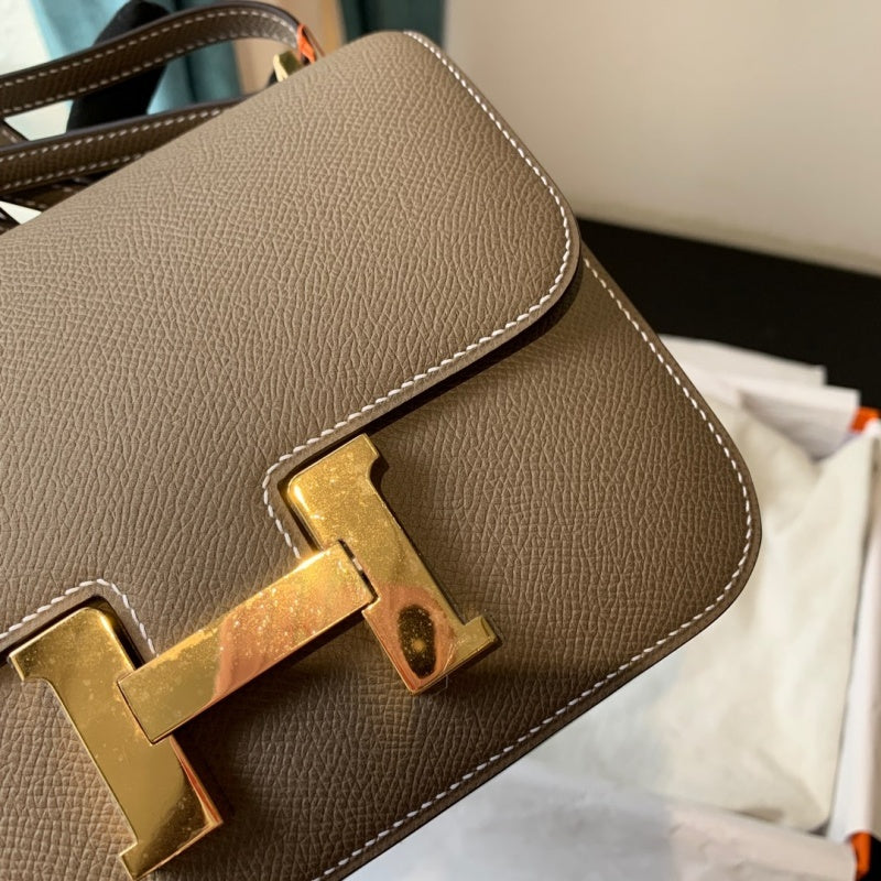 HM Constance 23 Epsom Grey Galet For Women, Womenâ€™s Handbags, Shoulder Bags 9in/23cm