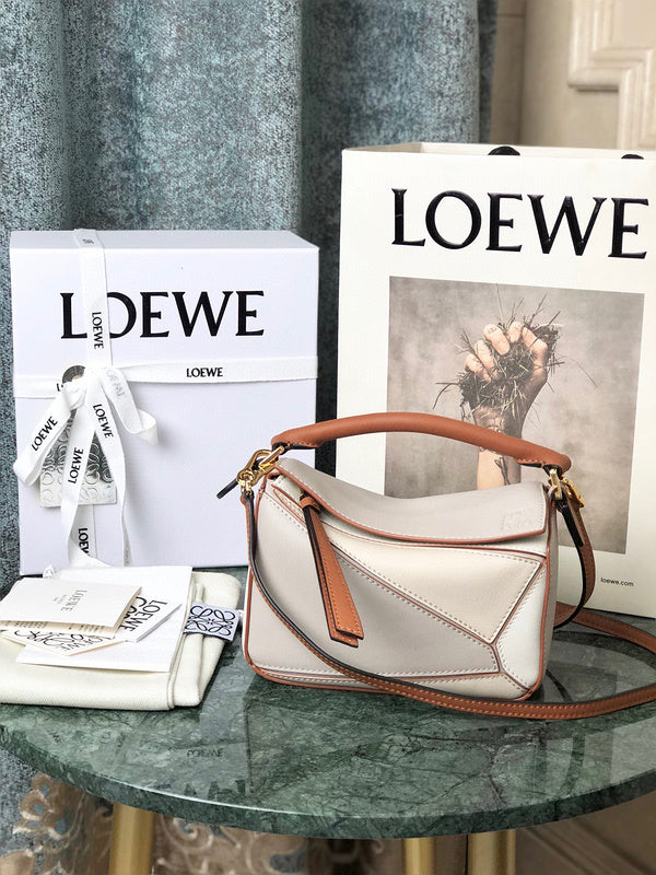 Bags Attire - Loewe Bags - 910