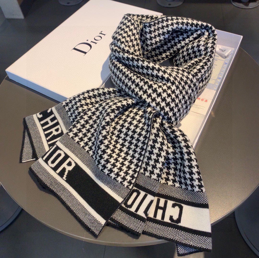 EN - Luxury  Christian Dior Scarf 002