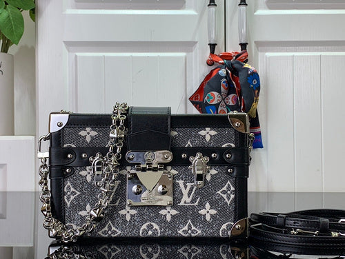 Bags Attire Louis Vuitton bags - 2462