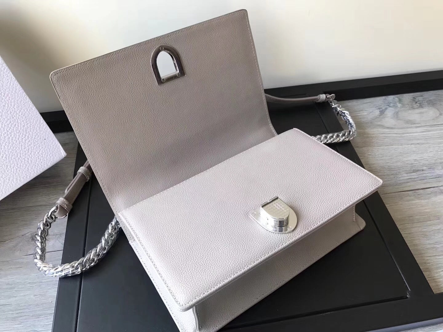 Dior Diorama Flap Bag In Pearl Grey Grained Calfskin