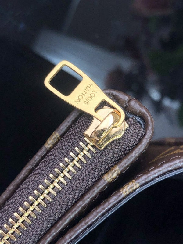 Bags Attire Louis Vuitton bags - 2456