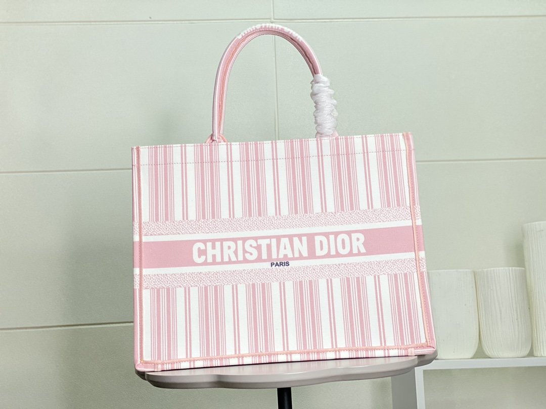 Luxury Handbags Christian Dior 118