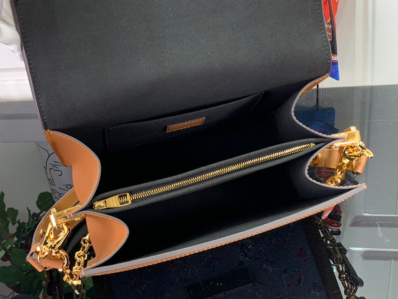 Bags Attire Louis Vuitton bags - 2463