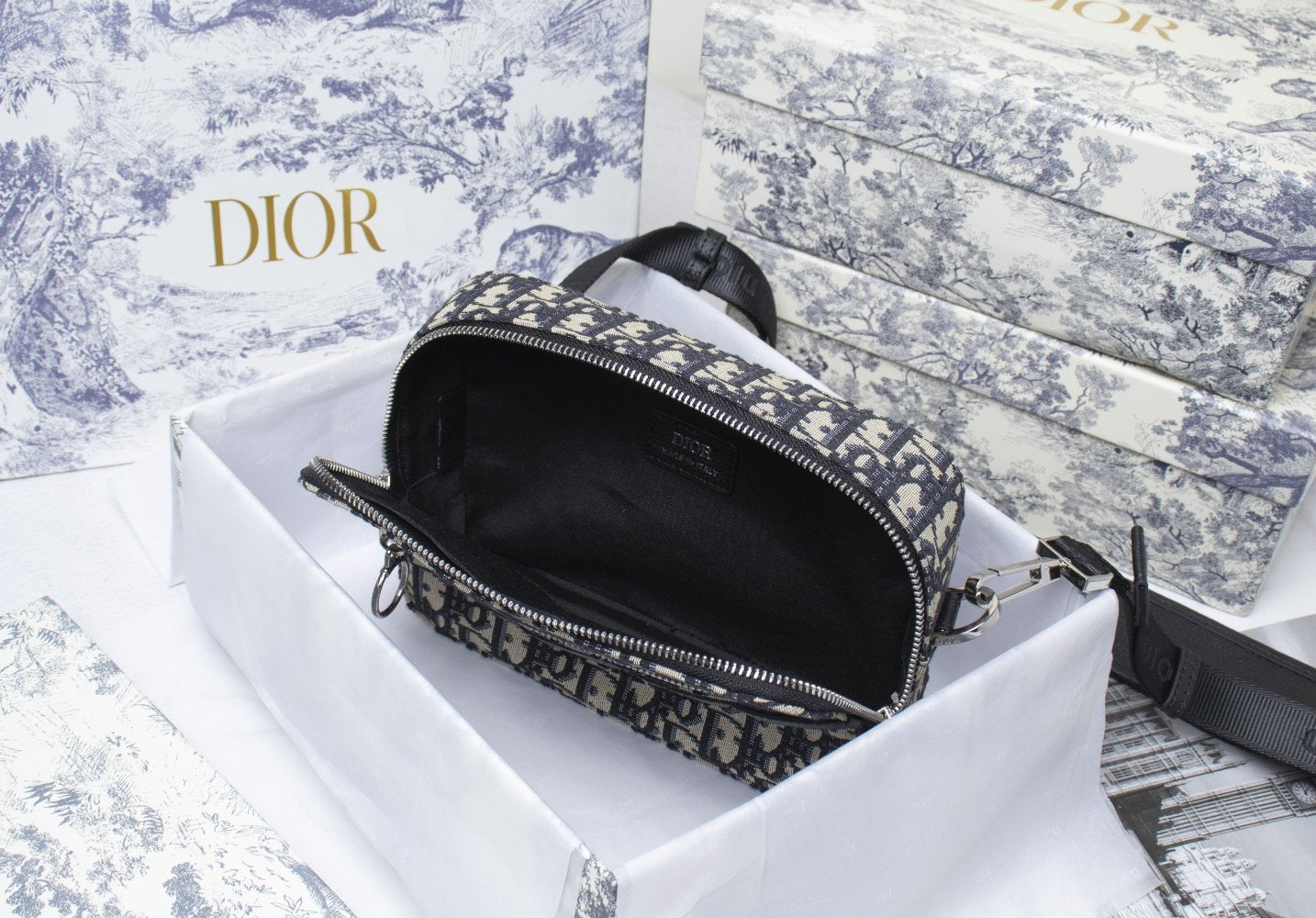 Luxury Handbags Christian Dior 102