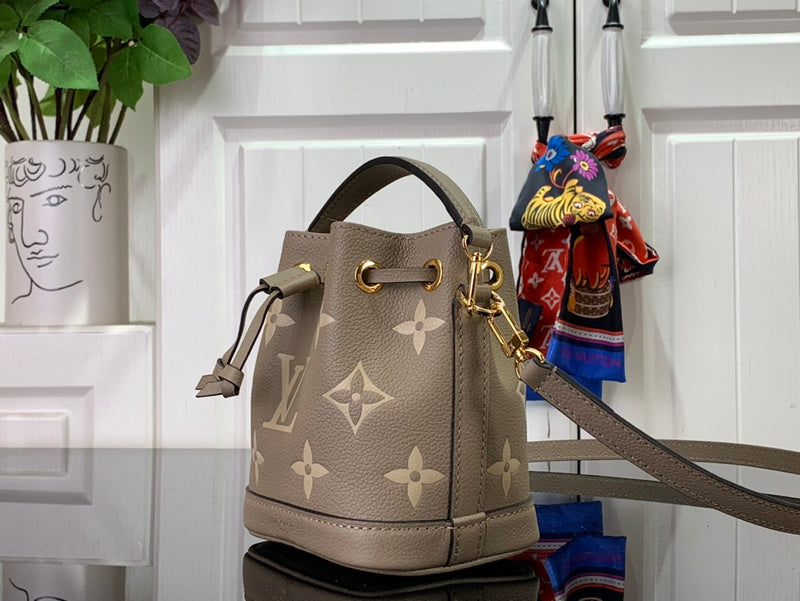 Bags Attire Louis Vuitton bags - 2476