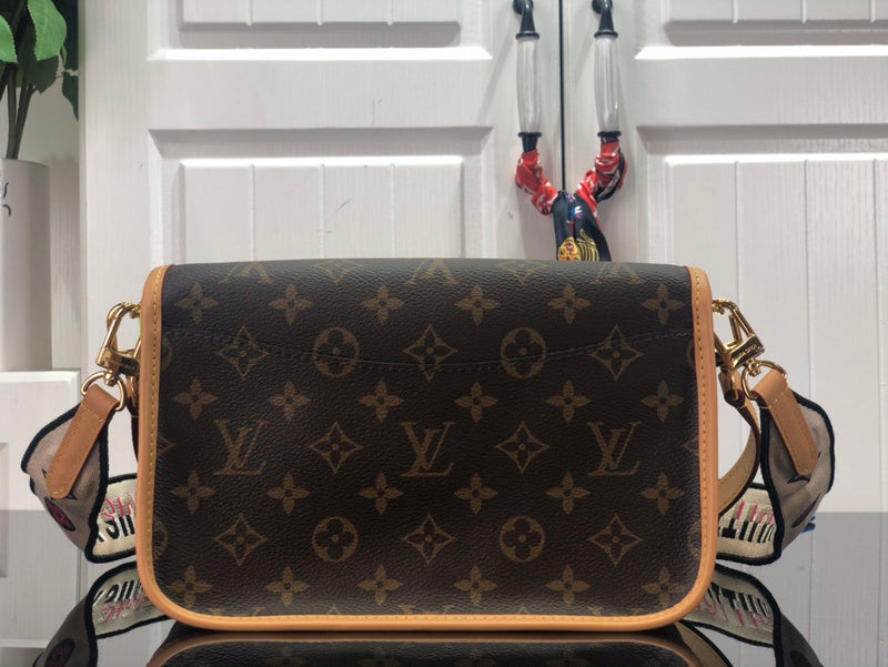 Bags Attire Louis Vuitton bags - 2465