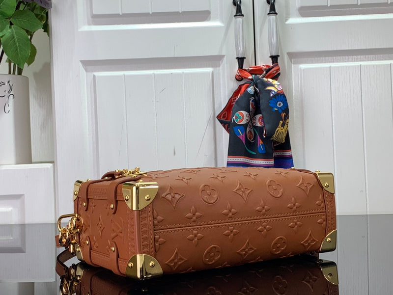 Bags Attire Louis Vuitton bags - 2470