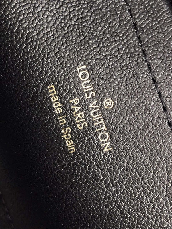 Bags Attire Louis Vuitton bags - 2456