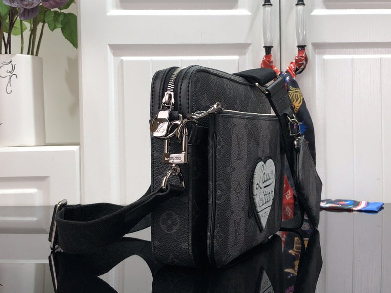 Bags Attire Louis Vuitton bags - 2484