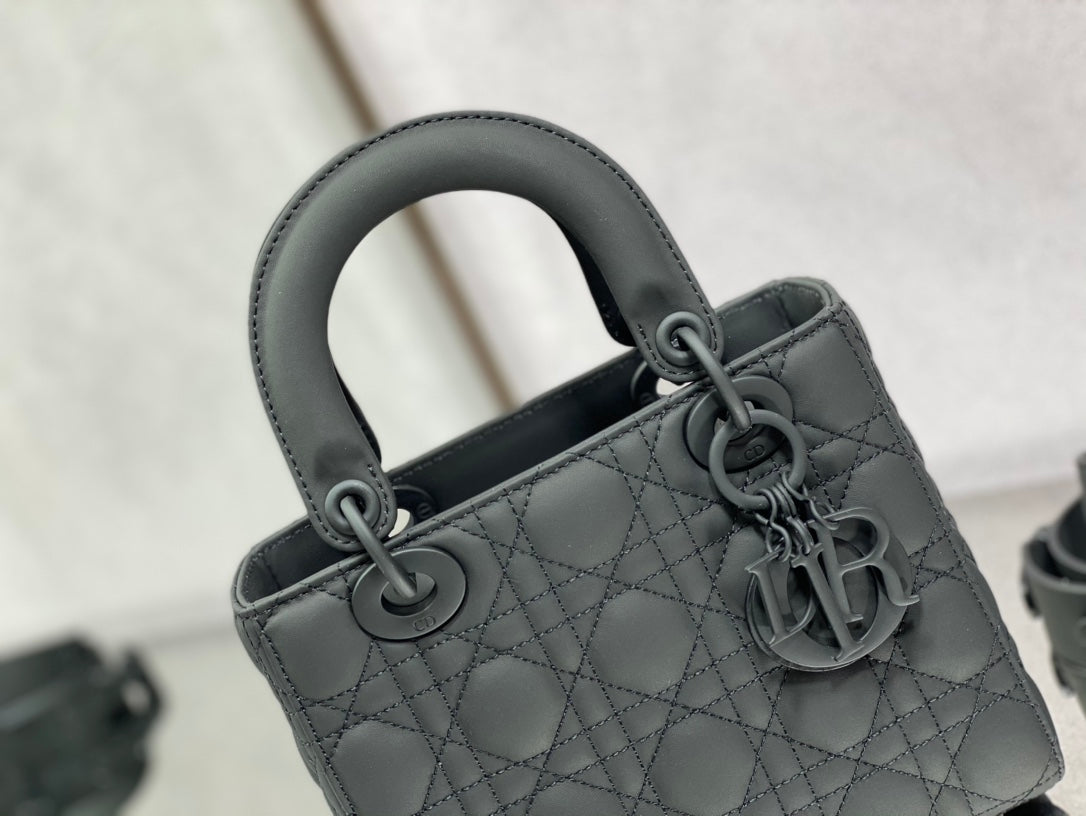 DIR - Luxury Bags - DIR - 592