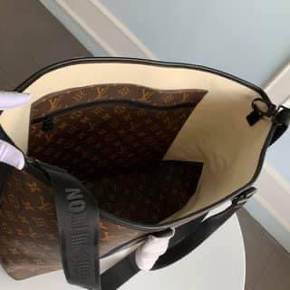 Louis Vuitton Week End ToTe Gm Bag