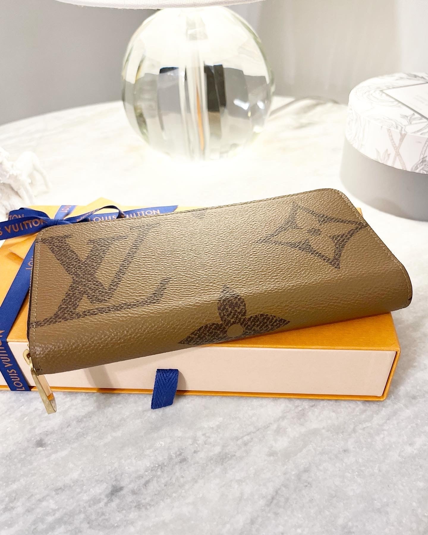 LOUIS VUITTON Giant Monogram Reverse Canvas Zippy Wallet