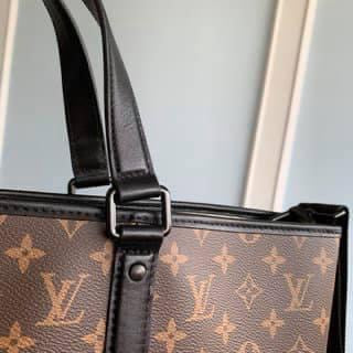 Louis Vuitton Week End ToTe Gm Bag