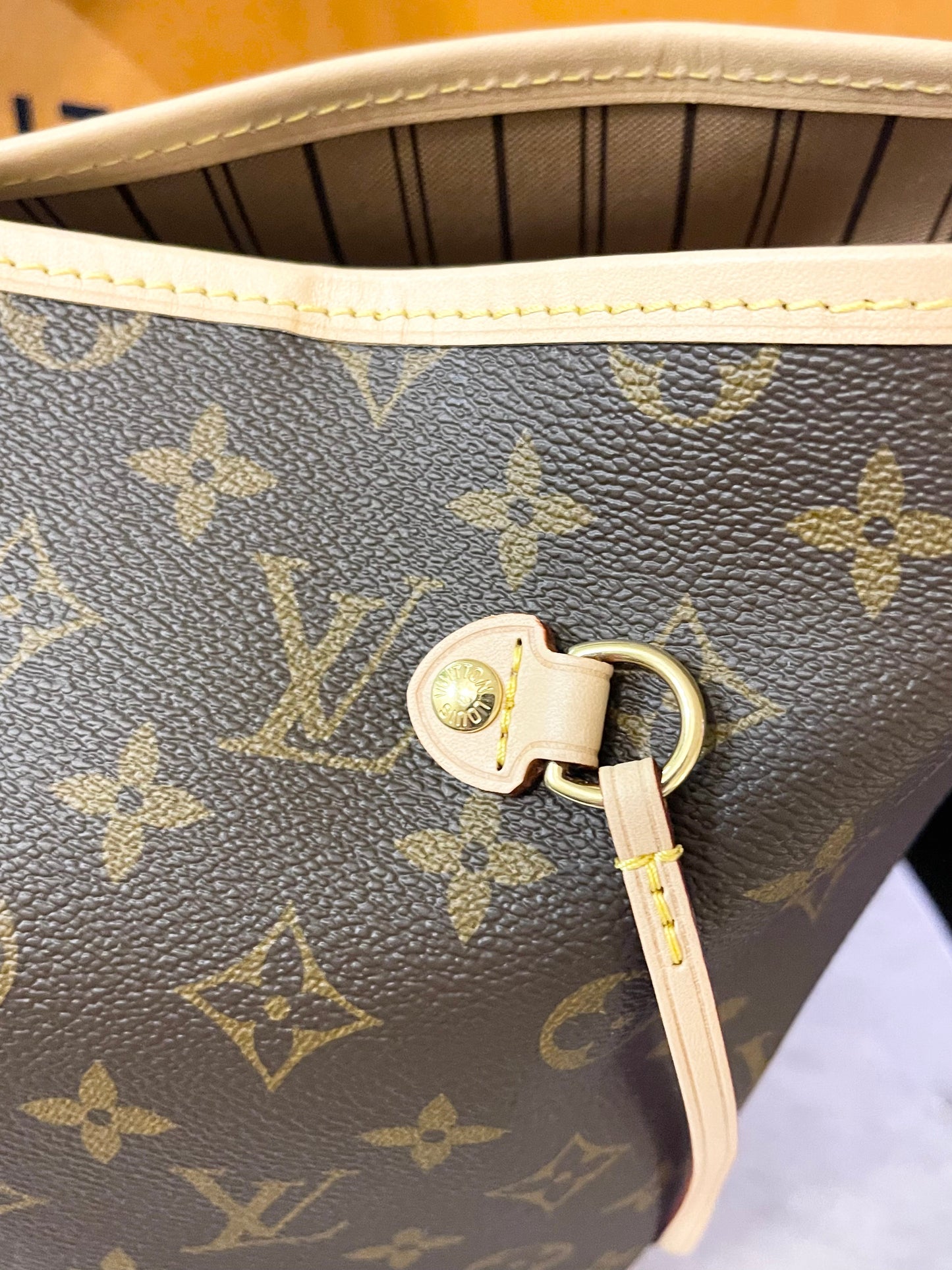 LOUIS VUITTON 2022 Neverfull GM Monogram Tote Bag In Beige