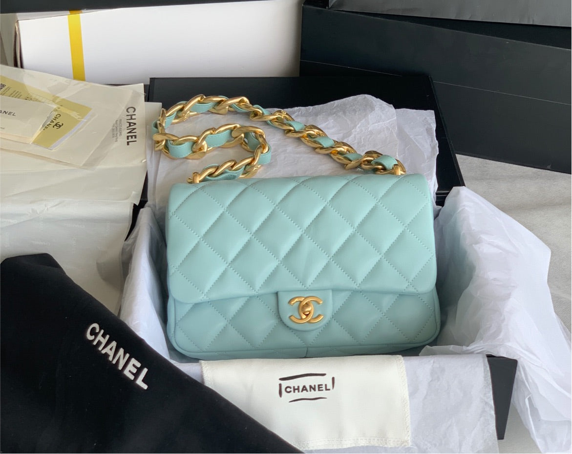 Chanel new woman handbag