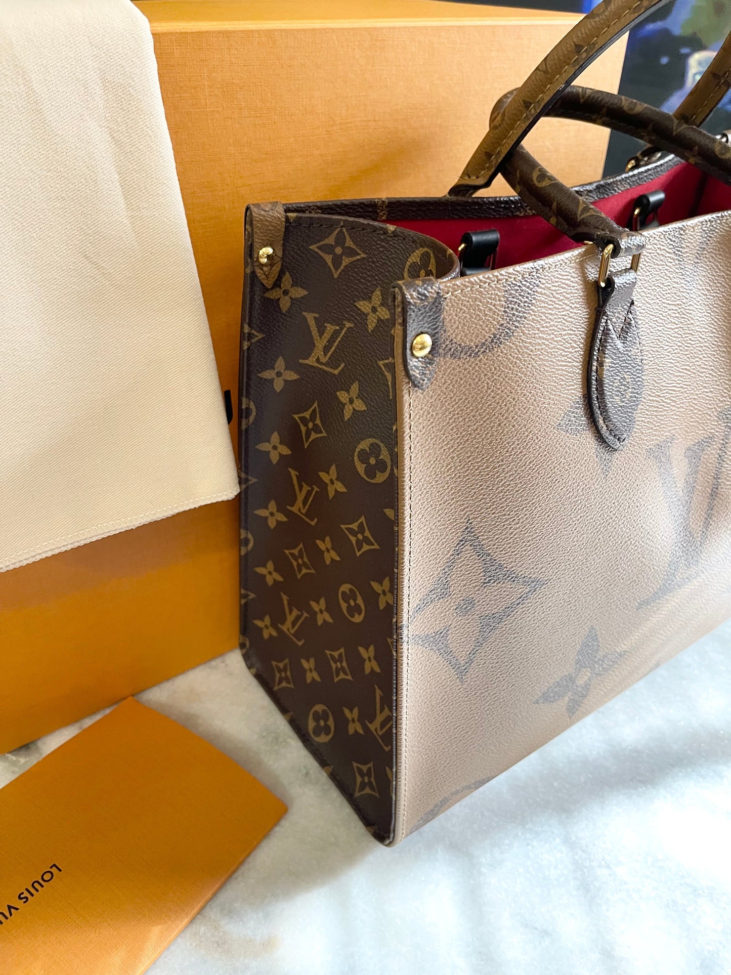 LOUIS VUITTON OnTheGo MM Monogram Reserve Canvas Tote Bag