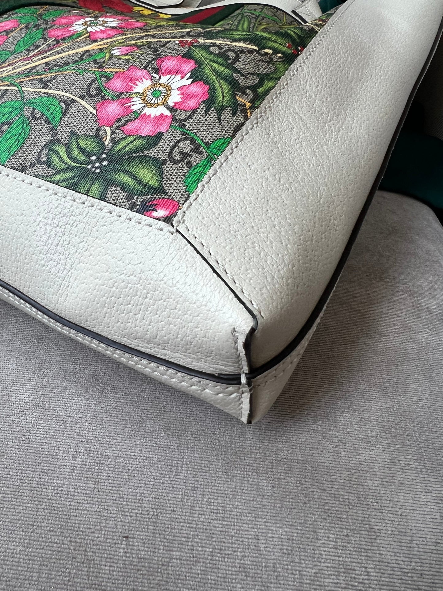 Gucci White Monogram Canvas Flora Large Ophidia Shopping Tote