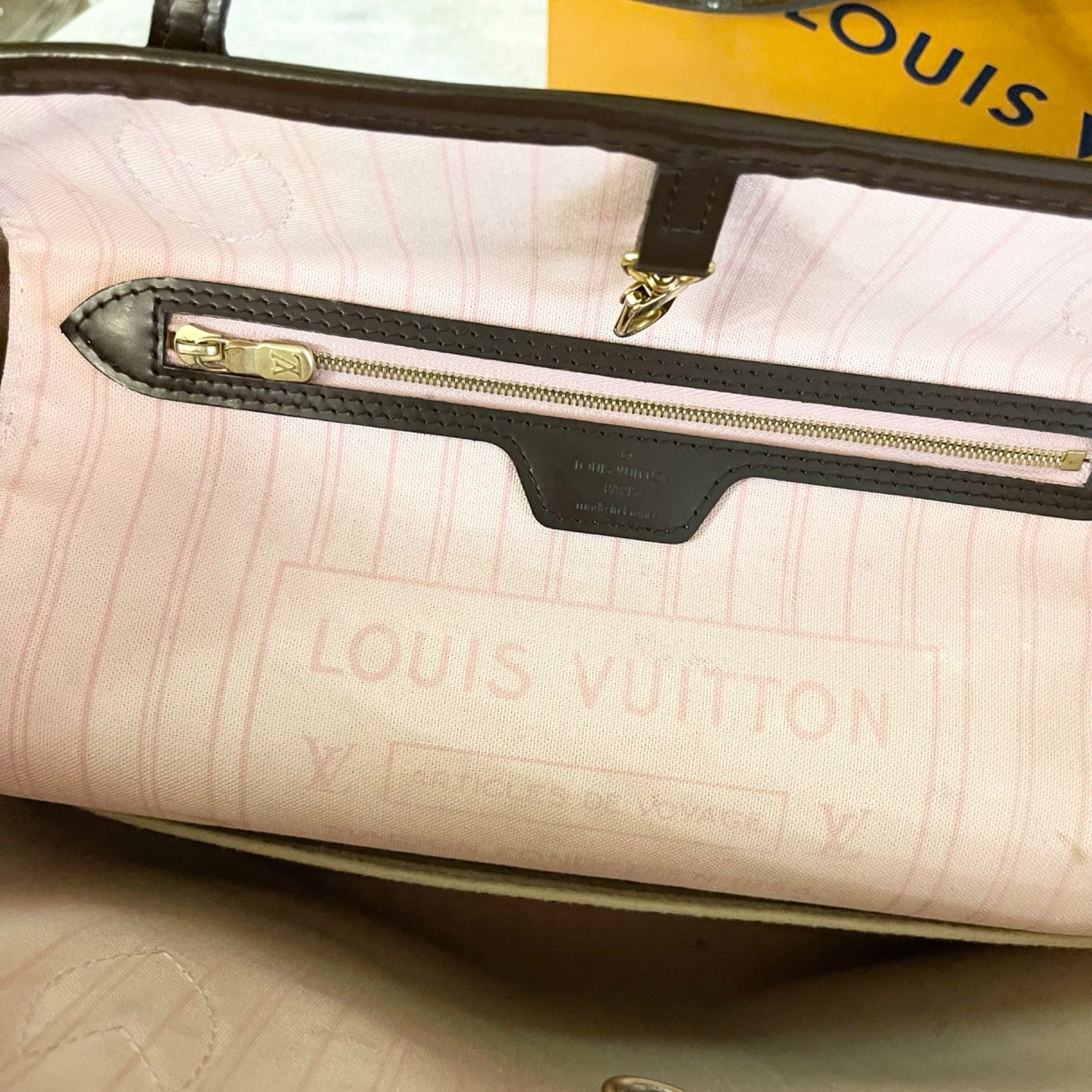 LOUIS VUITTON Damier Ebene Neverfull MM Tote In Rose Ballerine