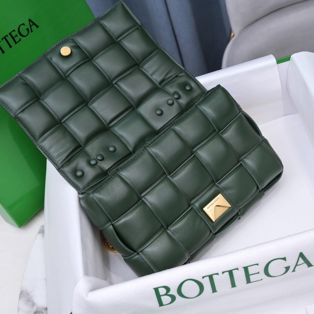 Bottega Veneta Chain Cassette Bag